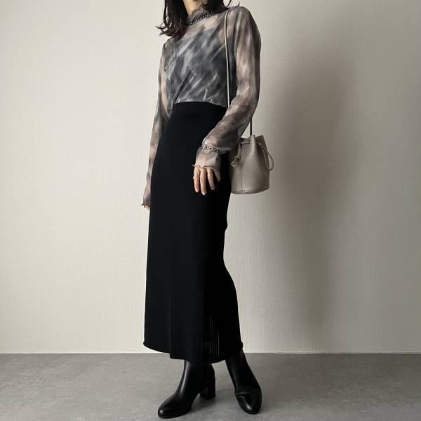 「想像以上…♡」で「即購入」！！【GU】「コーデの主役」になる”シアーT”が「とっても」可愛い