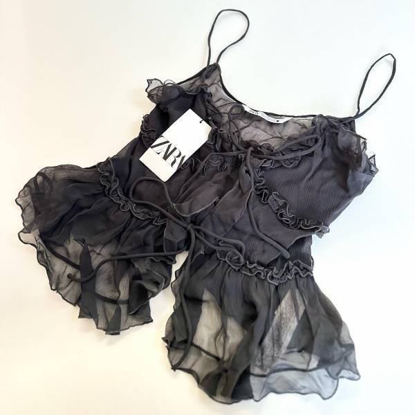 「心奪われました♡」「可愛さ増し増し」！！【ZARA】の”トップス”が「うちゅくしい」