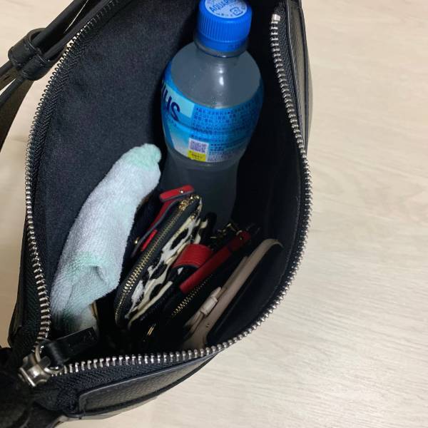 「再販」待ってた「人気商品」♡【ユニクロ】”レザータッチワンハンドルバッグ”は持っていて「損はない」！！