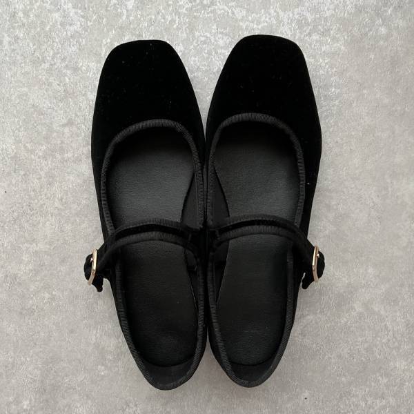 《完売目前！？》マジで「買わないと損」！！【GU】コスパ最強で「履き心地もバッチリ」な“ストラップシューズ”紹介