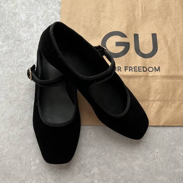 《完売目前！？》マジで「買わないと損」！！【GU】コスパ最強で「履き心地もバッチリ」な“ストラップシューズ”紹介