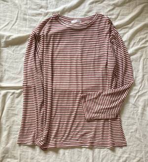 ＜めちゃくちゃ可愛すぎ＞「質感がたまらない♡」【しまむら】「今から着られる」秋っぽ“トップス”紹介