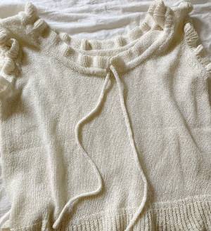 ＜主役級で激カワ＞「ふんわりカラー」がたまらぁん…！！【NUGU】「今が買い」“フリルニット”紹介