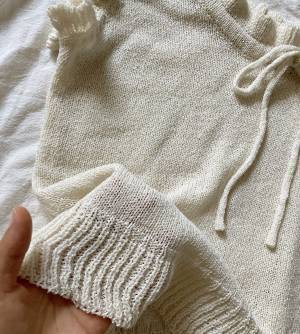 ＜主役級で激カワ＞「ふんわりカラー」がたまらぁん…！！【NUGU】「今が買い」“フリルニット”紹介