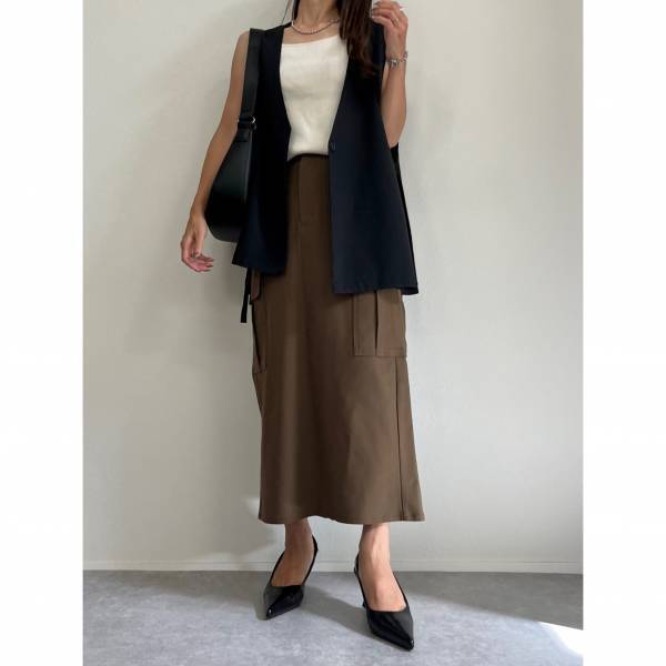 「シルエットがキレイ！」しかも「高見え」！！【GU】今すぐ「ゲット」すべし！“カーゴスカート”コーデ