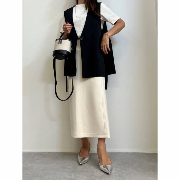 「着回し抜群」で毎年使える！？【UNIQLO】ボトムスを合わせた”ジレコーデ”3選