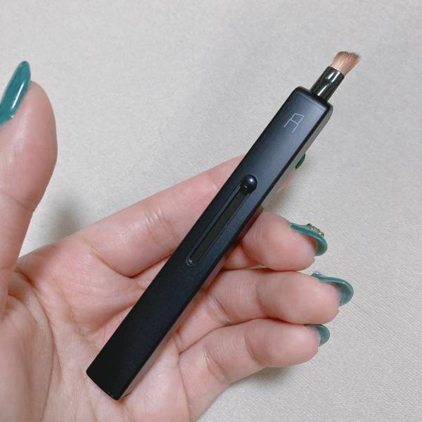 「ポーチの汚れ問題」をサラッと解決！！【セリア】の”スライド式アイブロウブラシ”が便利そう