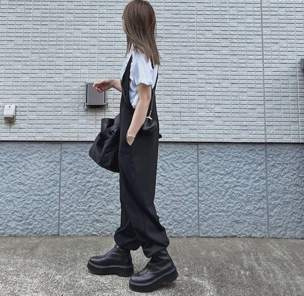 「イチコロ」でした♡「前から気になってた」【しまむら】の「着脱楽ちん」“ブラックサロペット”まとめ