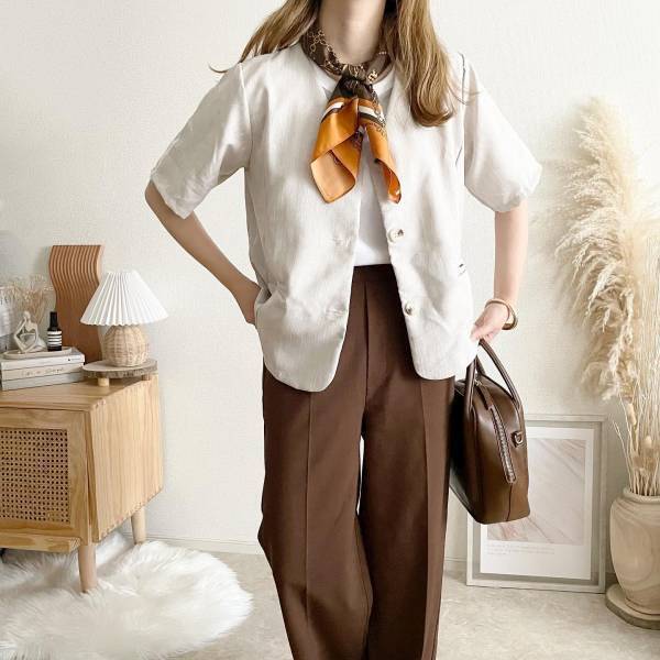 990円って正気！？【GU】手持ち服が一気にあか抜け！「大人っぽスカーフ」