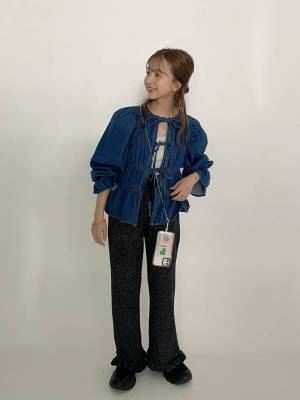 「予約で大人気」って！！【ローリーズファーム】2WAYで着られて便利♡「激かわデニムブラウス」