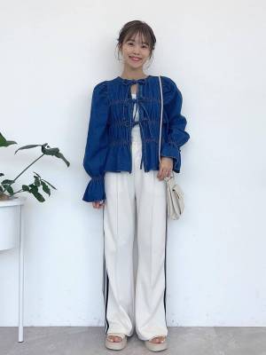 「予約で大人気」って！！【ローリーズファーム】2WAYで着られて便利♡「激かわデニムブラウス」