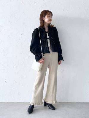 「予約で大人気」って！！【ローリーズファーム】2WAYで着られて便利♡「激かわデニムブラウス」