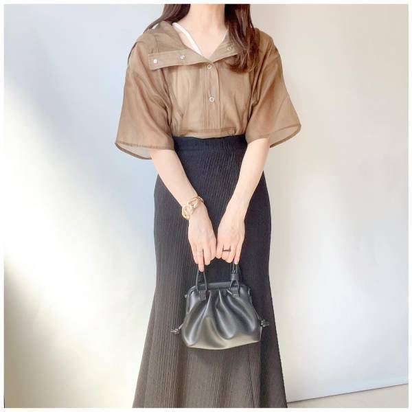 入荷するとすぐ消えちゃう！【しまむら】しまラーたちが争奪戦！？「大人気アノラック」