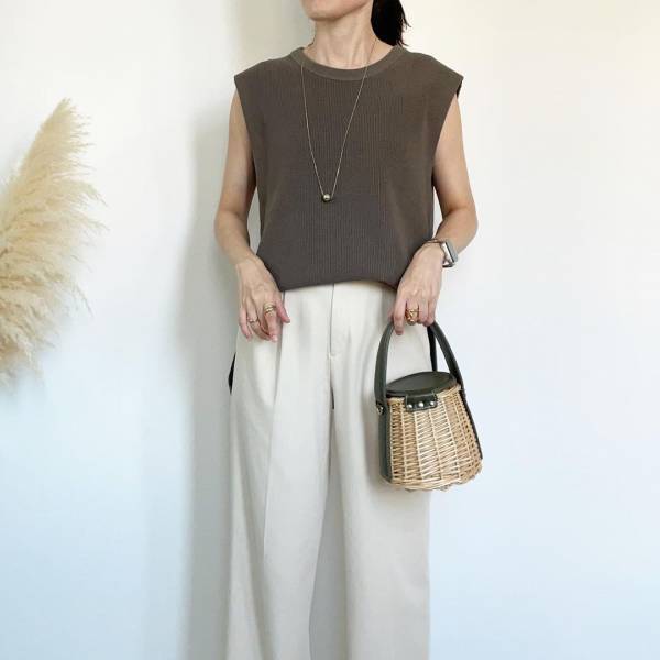 『1990円』は信じられない！「全員買うべし」！！【GU】超「高見え」“便利トップス”紹介