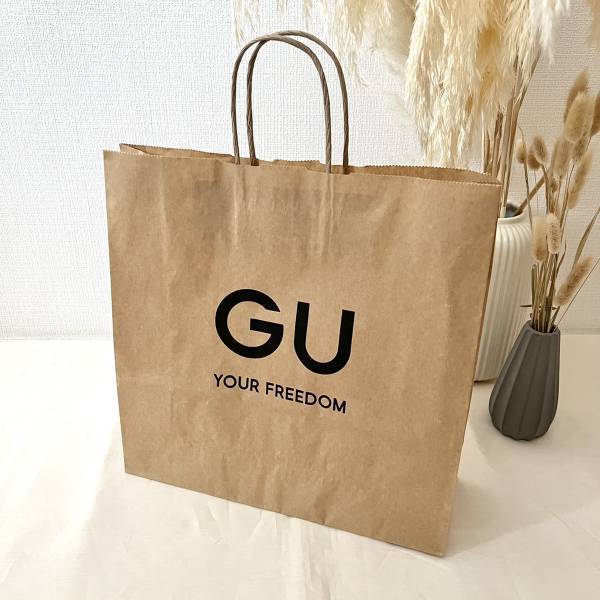 人気のアイテムから、デニムバージョンが新登場！！【GU】「スーパーワイドカーゴ」でメリハリコーデが完成