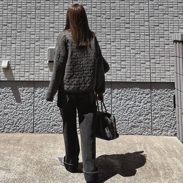 人気すぎて「早くもサイズ欠け」【ZARA】まさに「理想の色味を発見」秋に使える”アウター”2選