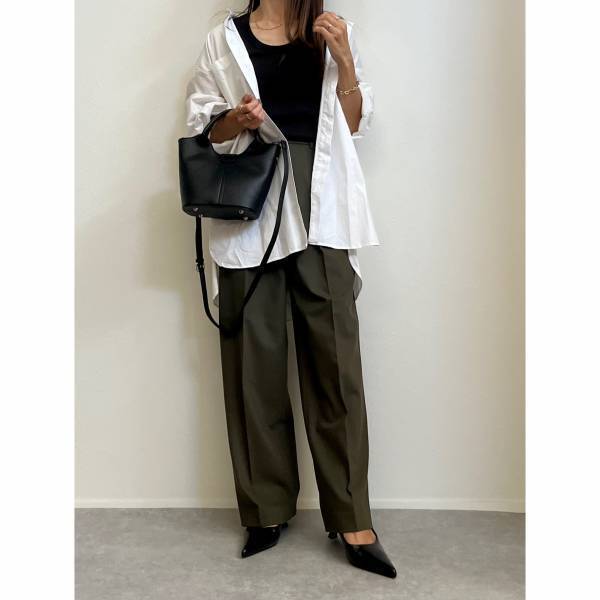 このボトムス、使えるッッ！！【UNIQLO】の「タックワイド」で秋の”シャツコーデ”4選