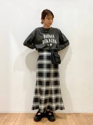 めちゃ使えるやん♡ 【ローリーズファーム】1枚でコーデ無限かよ！？「大人気ロンT」