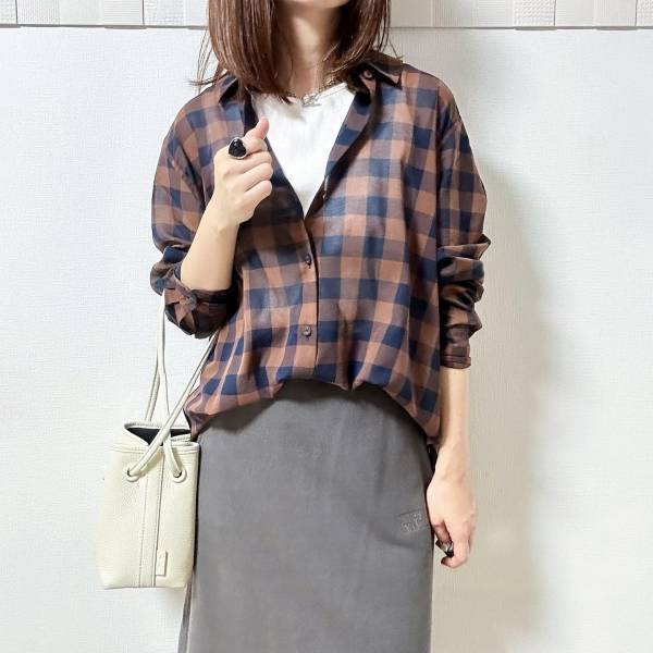 「お気に入りなんです」♡【ユニクロ】秋コーデに使いたい！「シアーシャツ」
