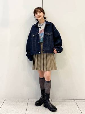 れ、レベル高い！！【ローリーズファーム】オシャレスタッフに学ぶ！「ロゴTコーデ」