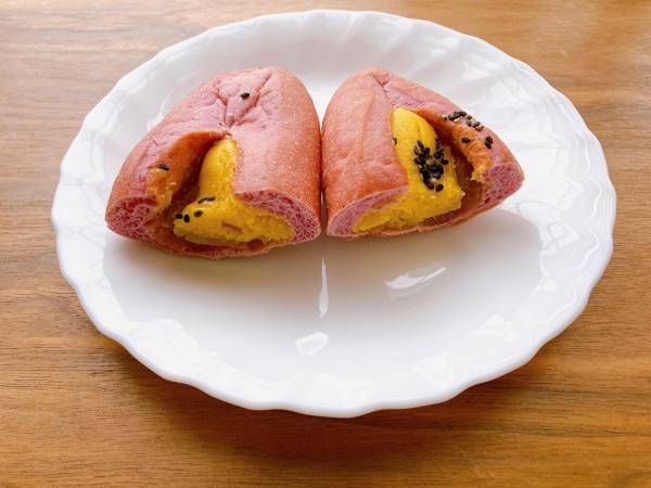 ＜まるでさつまいも食べてるみたい…！＞【ファミリーマート】もっちり生地にねっとり濃厚なあんの「おいものパン」が絶品