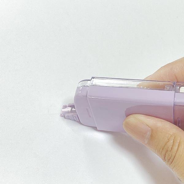 「まさに一石二鳥」でこんなの欲しかった…！【キャンドゥ】機能的すぎて感動！”修正テープ”を発見