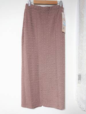 「1419円で買えちゃう！」【しまむら】から”大人上品”な「ナロースカート」が登場！！