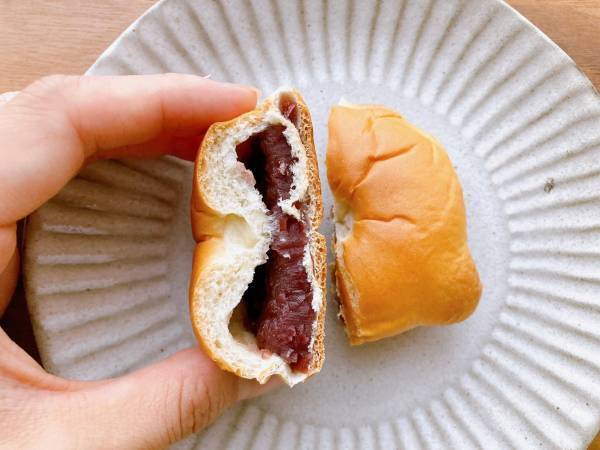 【セブン】で見つけた”パン生地”と”あんこ”の絶妙なマリアージュ！「123kcal」で大満足♡