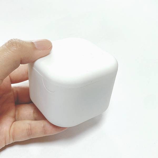 「品薄」になる前に欲しい！！「一石二鳥」な【キャンドゥ】”充電器ケース＆スマホスタンド”が「画期的」すぎた！