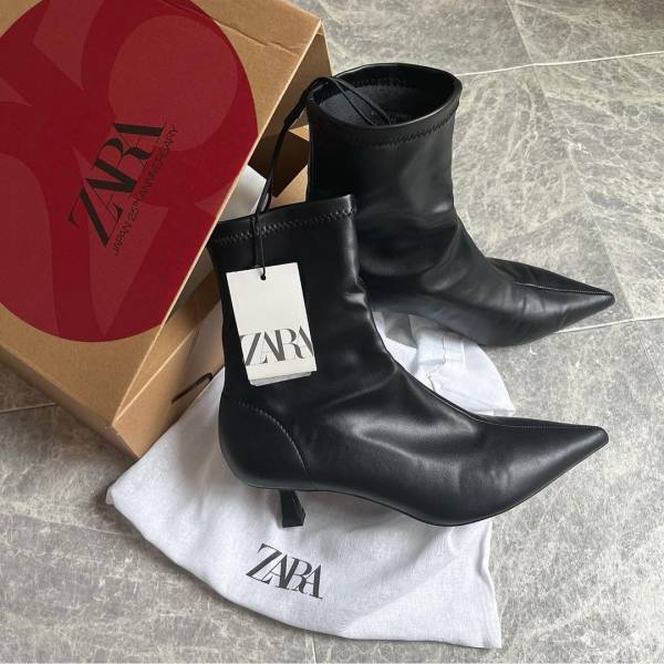 「コレは買うしかない」って！！【ZARA】「大人っぽくて」好きな”シューズ”が「可愛い♡」