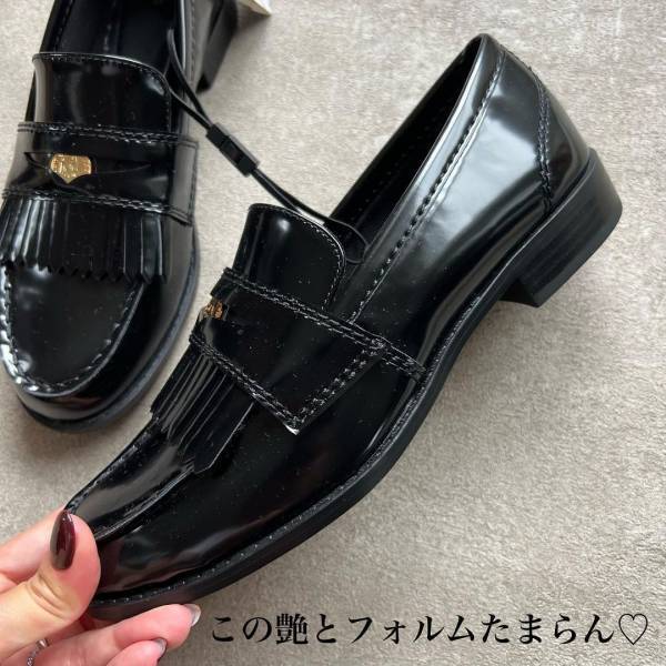 秋服コーデの必須アイテムを「ゲット」♡♡【ZARA】の”ローファー”には「かわいいが詰まってる」！！