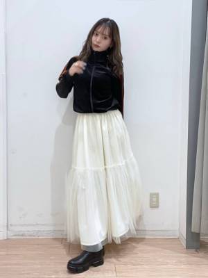 トレンドど真ん中！【ローリーズファーム】おしゃれスタッフも絶賛♡「トラックジャケット」