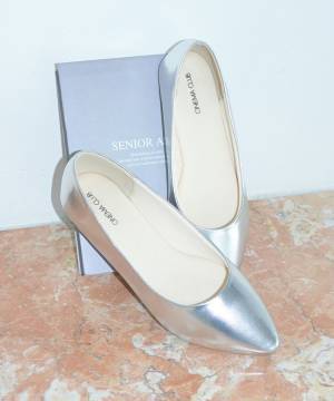 秋のマストバイ！【ハニーズ】完売前にGETしたい「大人っぽシューズ」