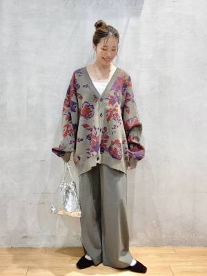 無地じゃ物足りない？→解決！【ローリーズファーム】プラスしたい「柄物アイテム」