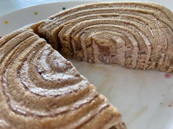 《超本格的》「クオリティ」高すぎぃ！「とってもボリューミー」【ローソン】“ぐるぐる珈琲ロール”が絶品