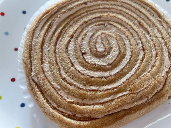 《超本格的》「クオリティ」高すぎぃ！「とってもボリューミー」【ローソン】“ぐるぐる珈琲ロール”が絶品