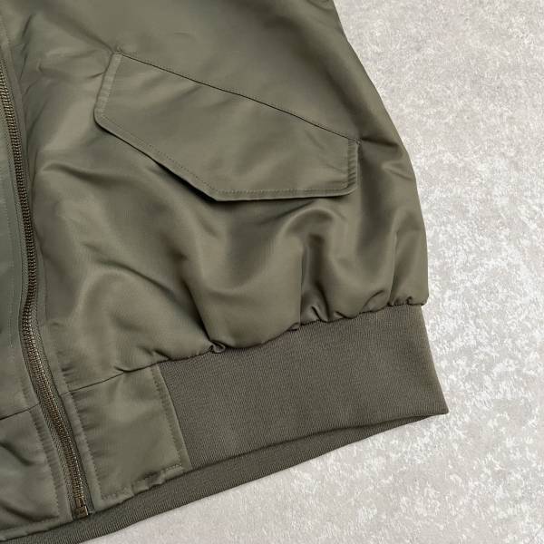 「お値段以上の価値あり！」【GU】の”MAー1ベスト”で一気に旬なスタイルへ！