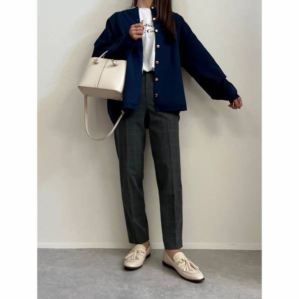 《一年中使える》「シンプルで可愛い！」【ZARA】秋ピッタリ！“ホワイト小物”を使ったコーデ集