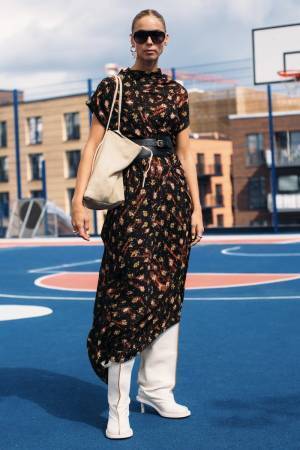 足元に「ブーツ」を迎えればたちまち装いが秋っぽくシフト！【ストリートスナップ】