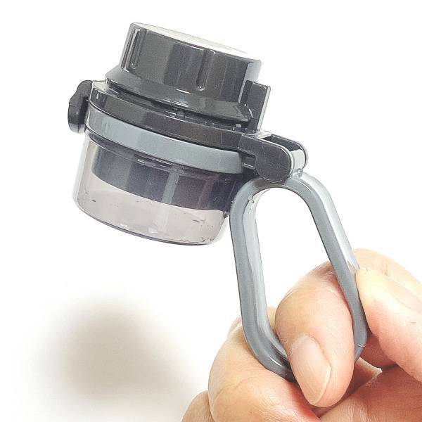 パカッと付けるだけ！超々便利！！【ダイソー】使ってビックリ！”ペットボトルキャップ”が手放せない