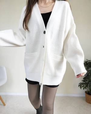 「去年よりさらにイイ」って！ 【GU】ふわ軽な生地がやみつき♡「新作カーデ」