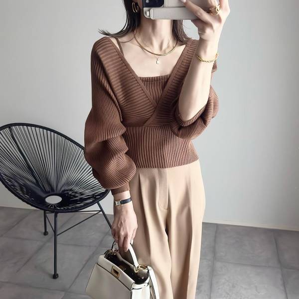 今のうちにGETしたい！ シンプルで使いやすい「大活躍ニット」とは？