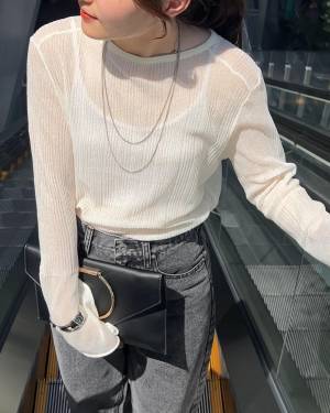 今のうちにGETしたい！ シンプルで使いやすい「大活躍ニット」とは？