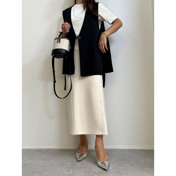 シルエットが最っっっ高！【ユニクロ】着痩せが叶っちゃう♡「優秀ナロースカート」