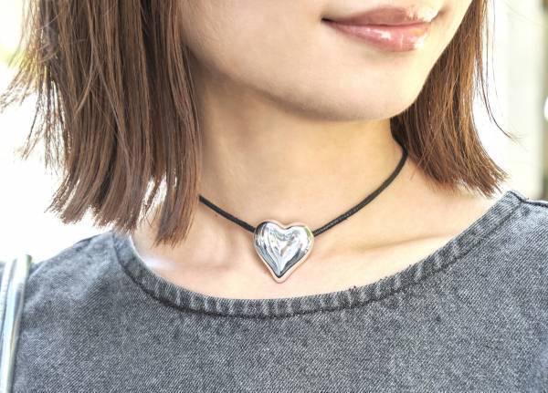 モノトーンなのに華やか！秋は【VIS】のワンピで簡単おしゃれ見え