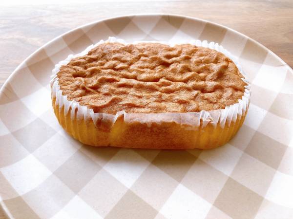「117円」で「懐かしさ」を感じる？！【ローソン】”ざらめカステラケーキ”が「おいしい」