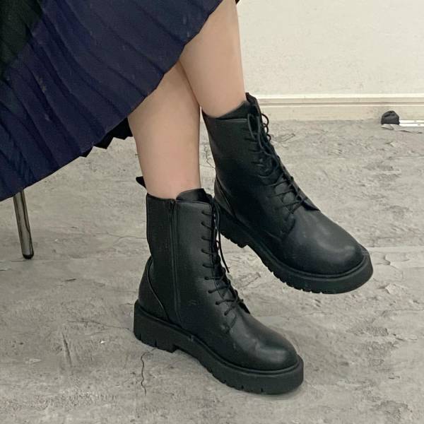 話題のコレ「良すぎる！！」「脱ぎ履き楽々」【ユニクロ】主役級“ブーツ”が可愛すぎる