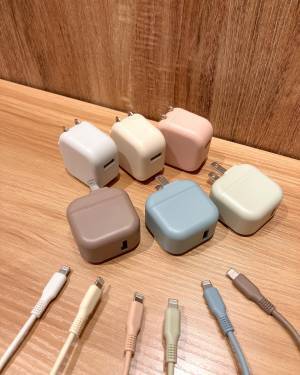 「新色」出たっ！【3COINS】”大人気ケーブル”が2wayになった！？