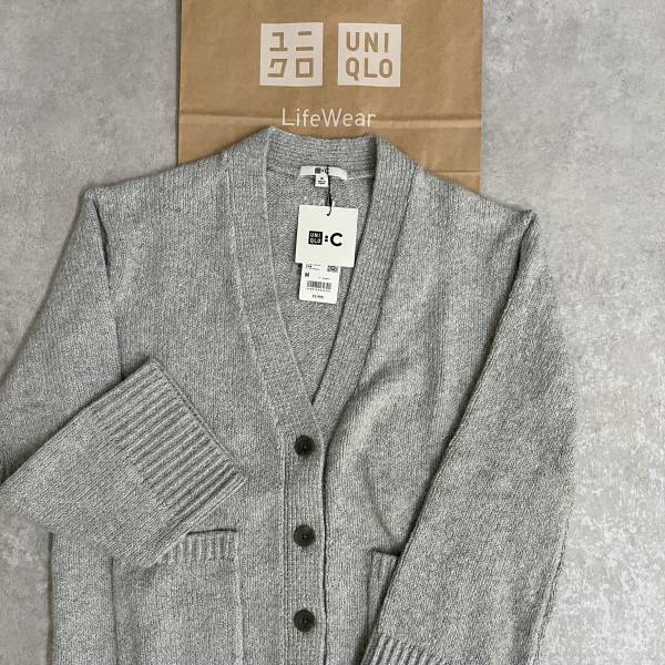 「絶妙」なカラーで「オシャレ感がアップ」！！【UNIQLO：C】「SNSでも人気」”ソフトVネックフレアスリーブカーディガン”