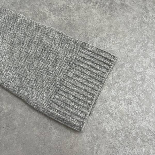 「絶妙」なカラーで「オシャレ感がアップ」！！【UNIQLO：C】「SNSでも人気」”ソフトVネックフレアスリーブカーディガン”